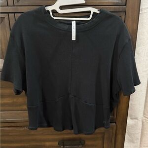 Fabletics Women’s Ribbed Short Sleeve Crop Top